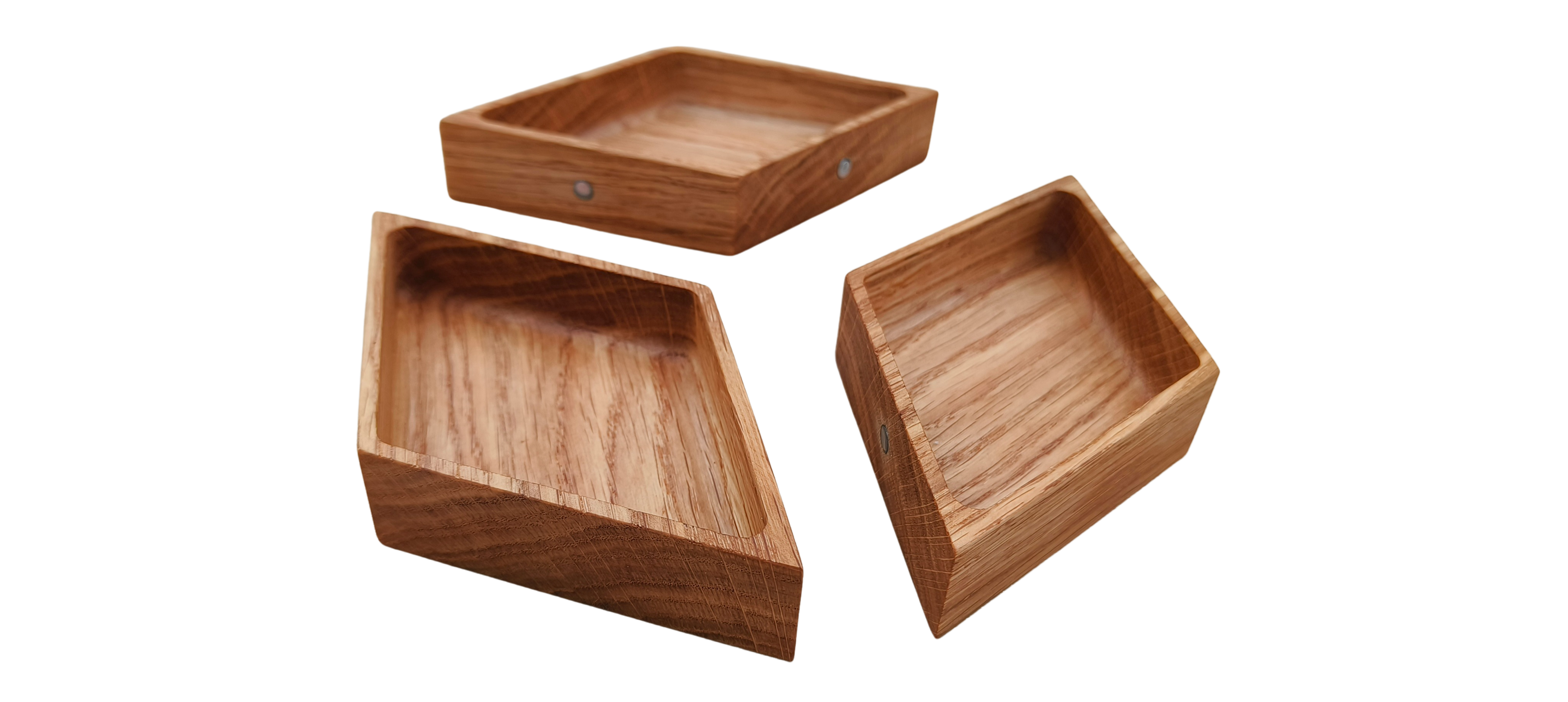 Tredelt smykkeskål i eik