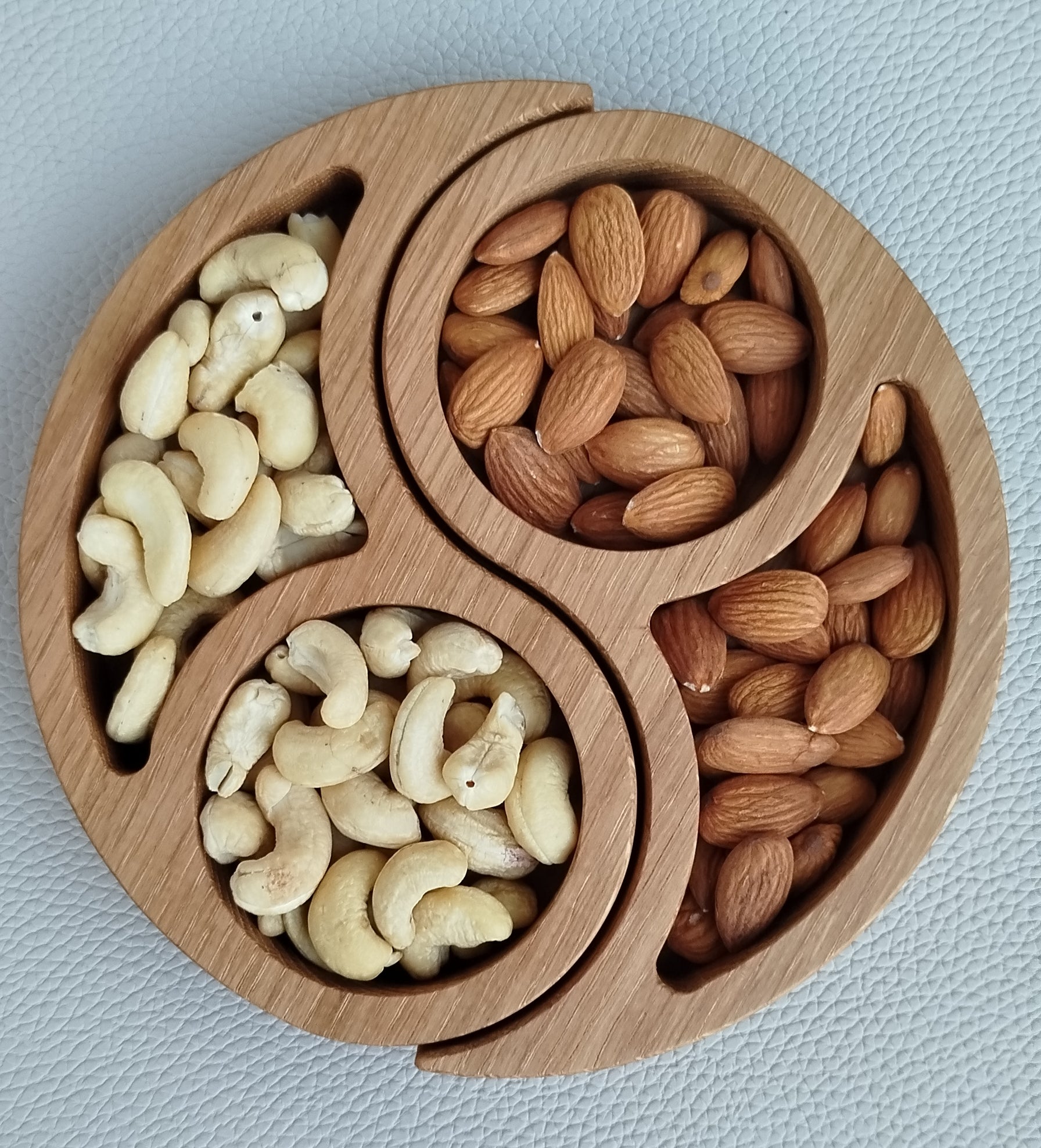 Balanse - todelt treskål i eik